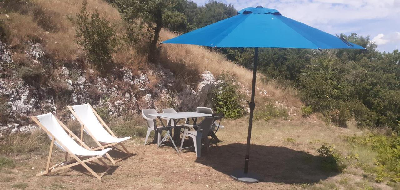 Gites La Ferme Accrochee A La Colline Lagorce  Luaran gambar